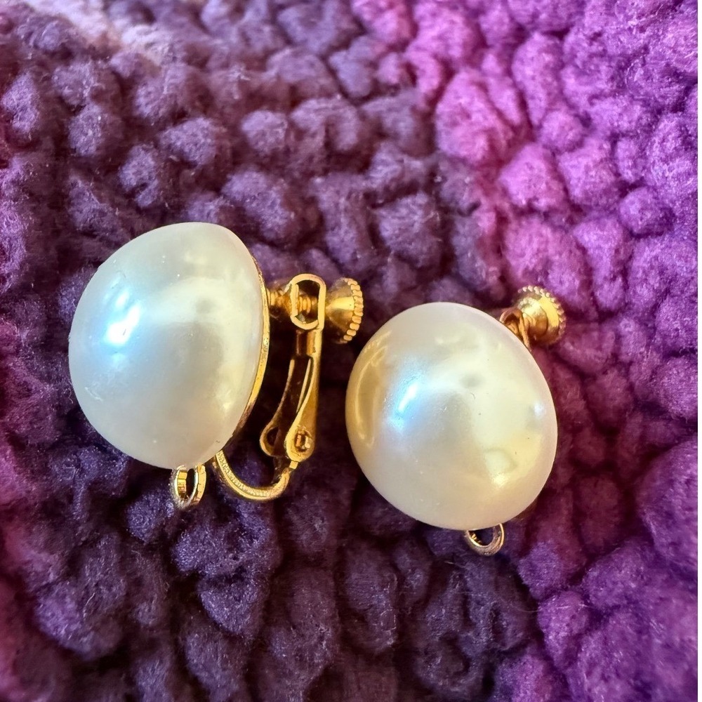 Napier Vintage signed Faux Pearl Gold Tone Screw Back Clip‎ On Earrings